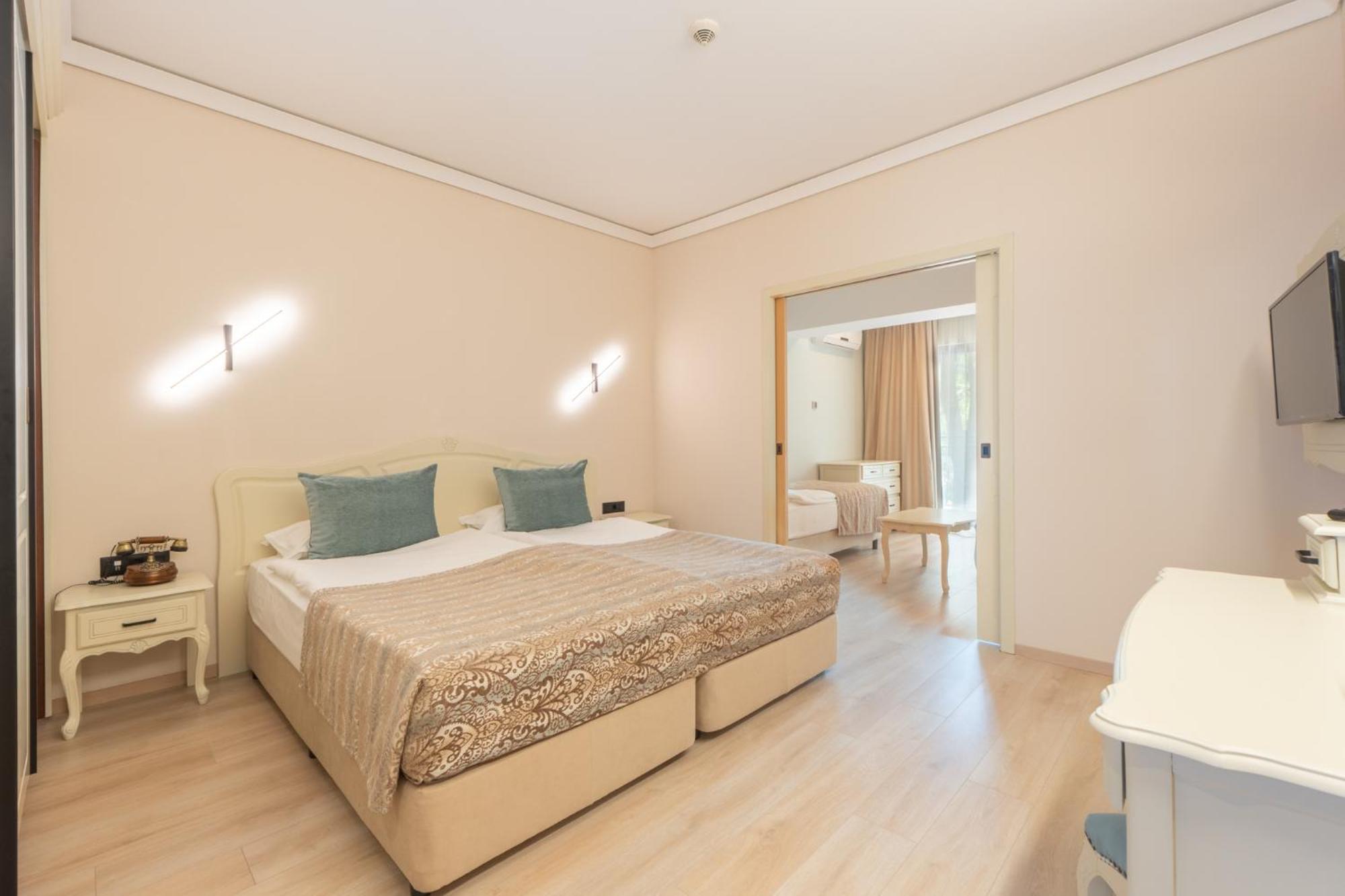 Family Room – Aquapark Beach Access,1678626989:JPEG